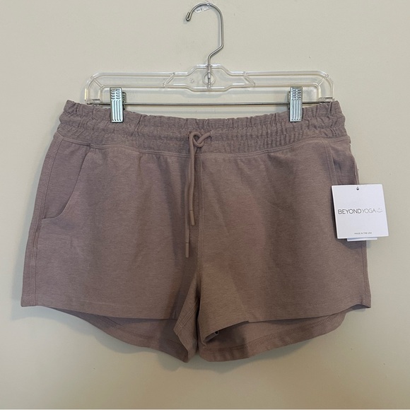 NWT Beyond Yoga Worked Up Shorts - Picture 3 of 8